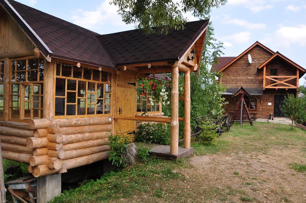Bozhena Hotel Mykulychyn Exterior photo
